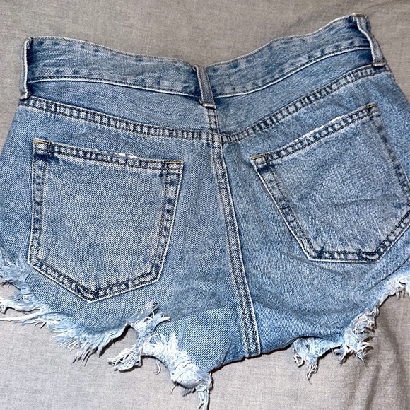Just USA High Wasted Light-washed Denim Shorts - Picture 2 of 4